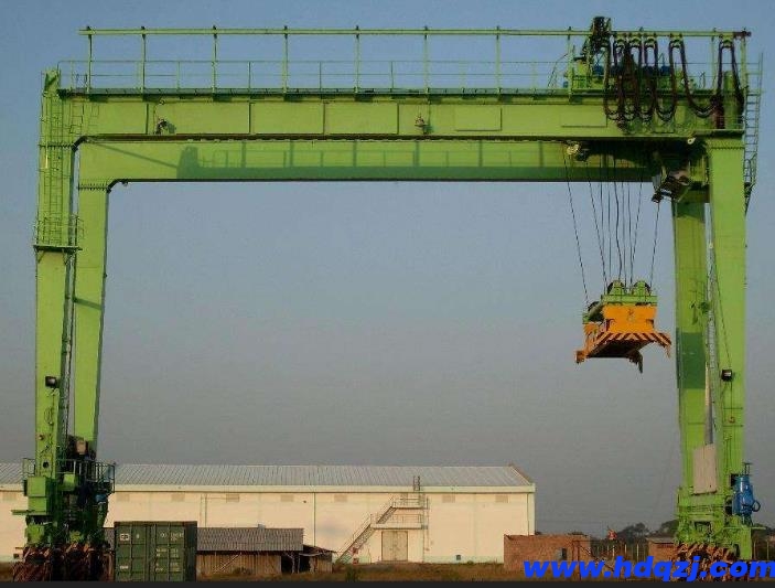 輪胎式門式起重機(jī) 輪胎式門式起重機(jī)