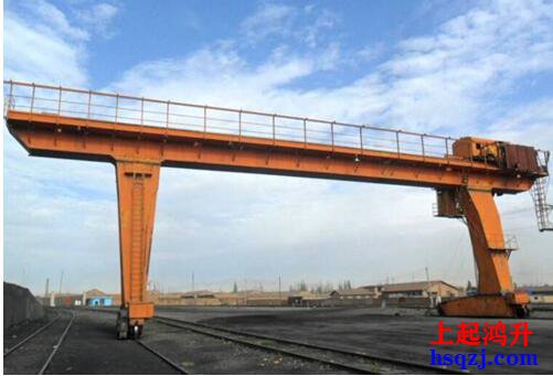 找廠家進(jìn)行龍門吊出租要注意哪些方面？